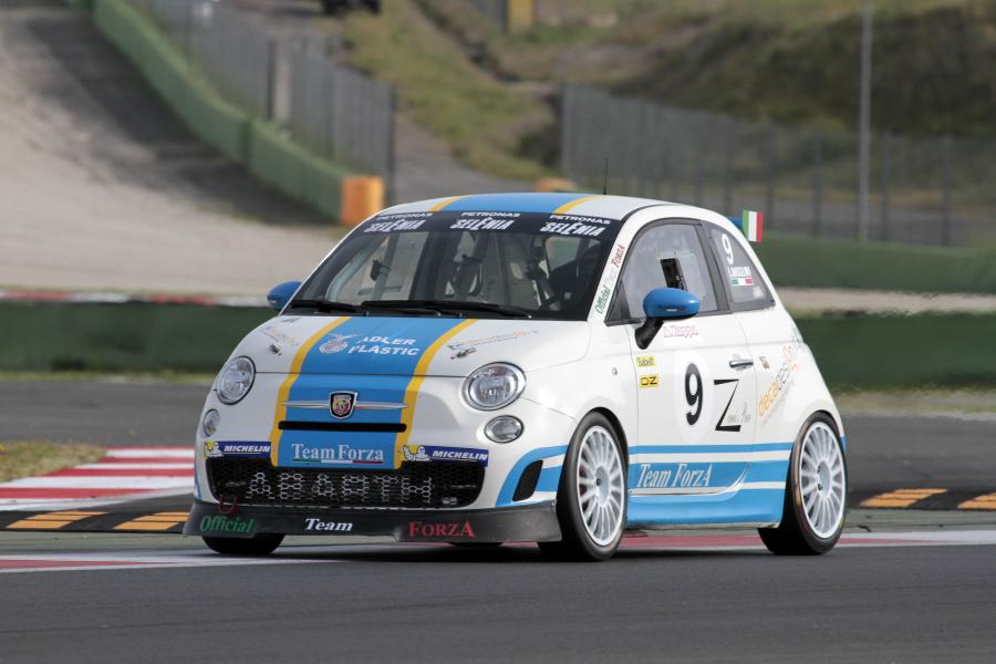  Abarth 695 Assetto Corse Evoluzione 2014 года  (фото 10 из 12)